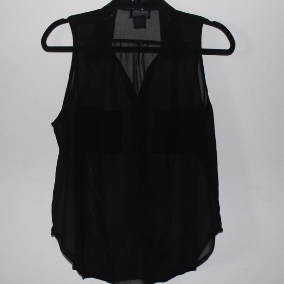 Black Sleeveless Top - Picture 2 of 3